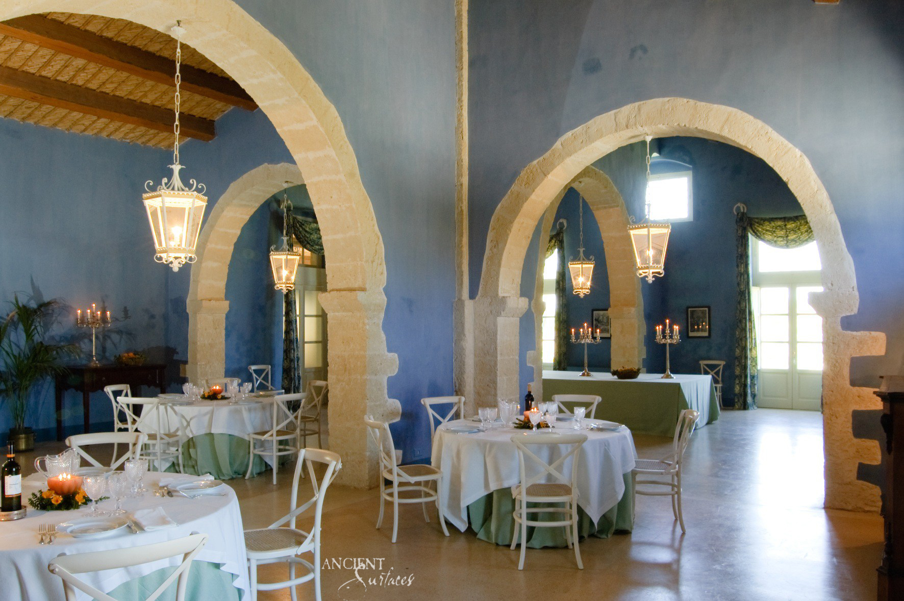 limestone-columns-dining-room