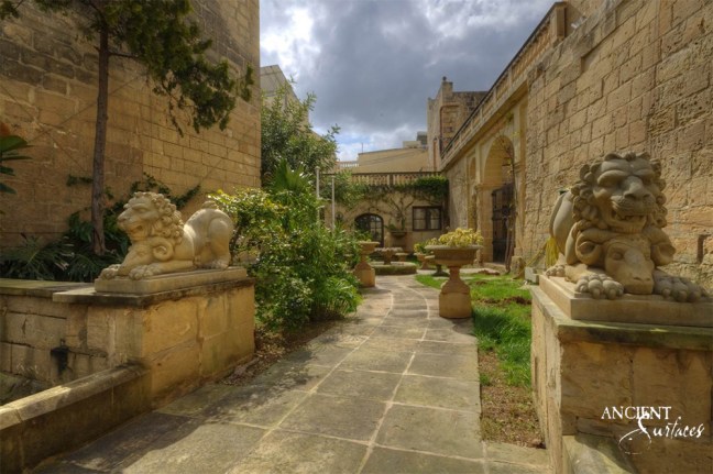 outdoor-garden-with-antique-limestone-flooring