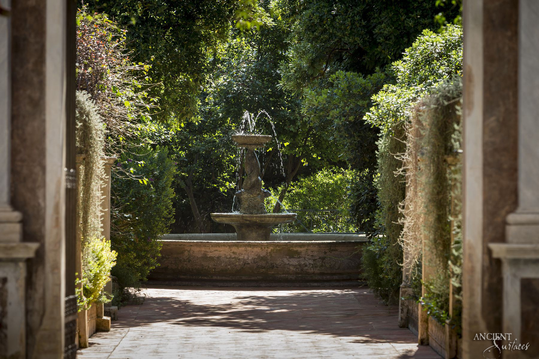 OUTDOOR-LIMESTONE-POOL-FOUNTAIN